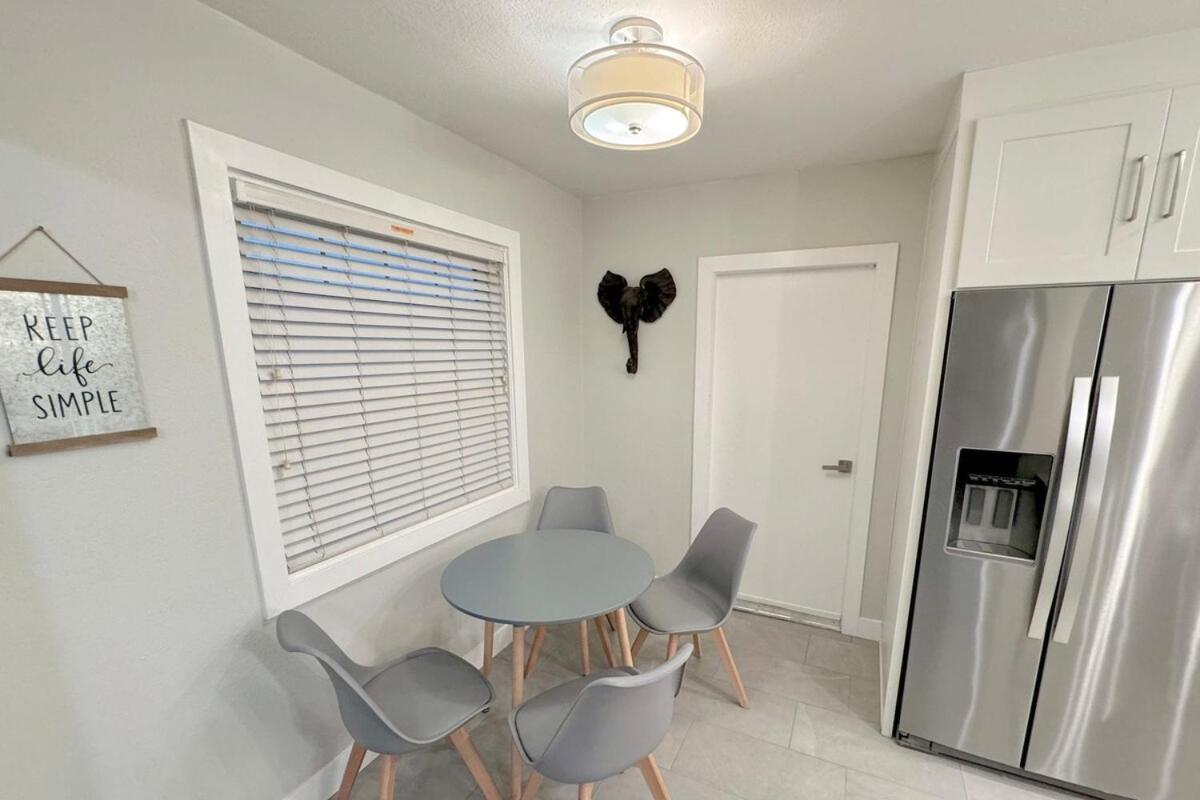 Rainforest 4 Bedroom Poolspa Walk2disneyland Сasa de vacaciones Anaheim