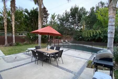 Rainforest 4 Bedroom Poolspa Walk2disneyland *