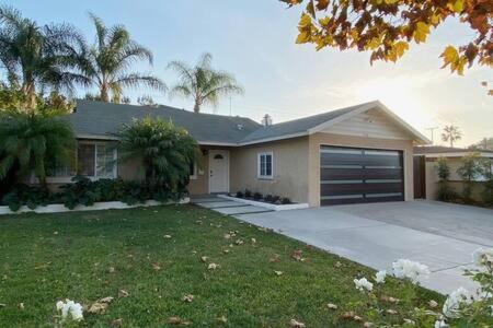 Rainforest 4 Bedroom Poolspa Walk2disneyland Сasa de vacaciones Anaheim